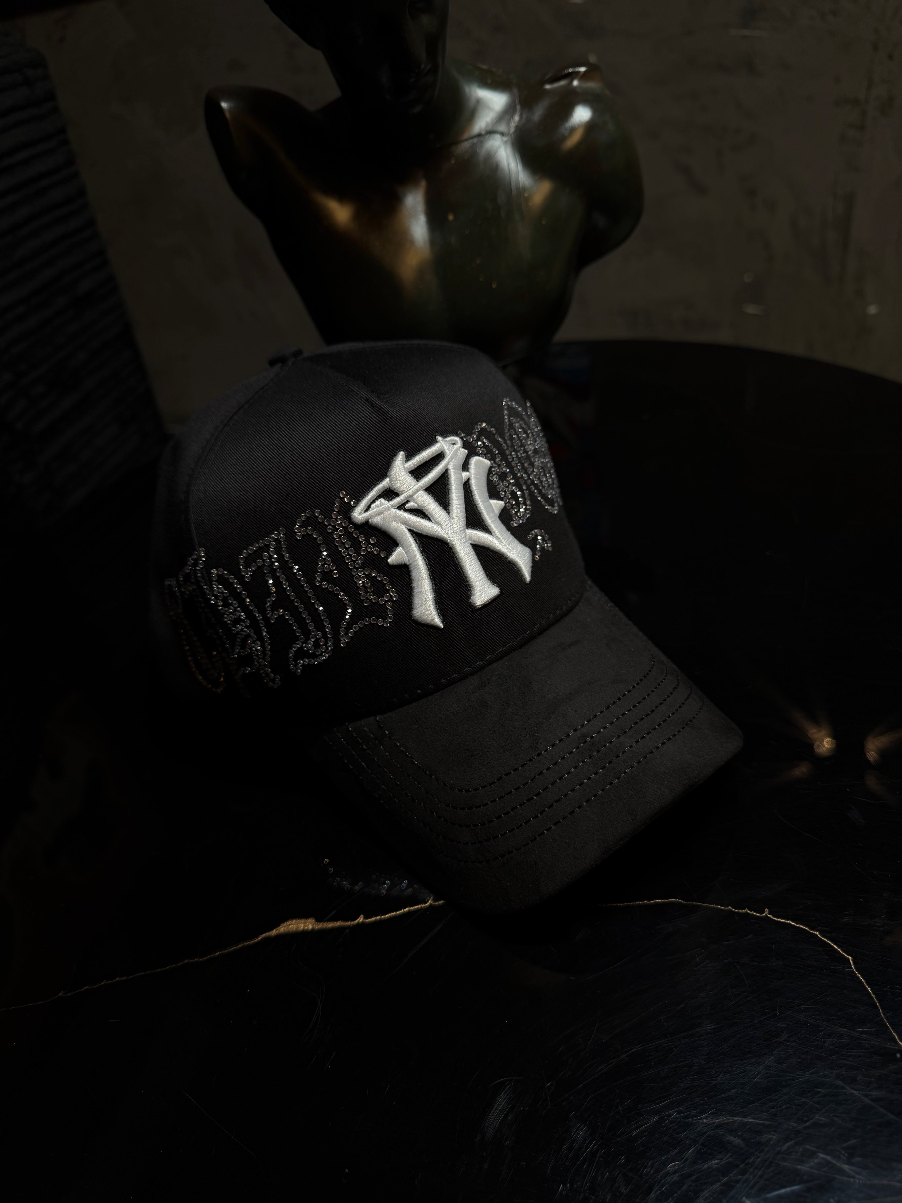 THIRTY ONE NY CRYSTALS II