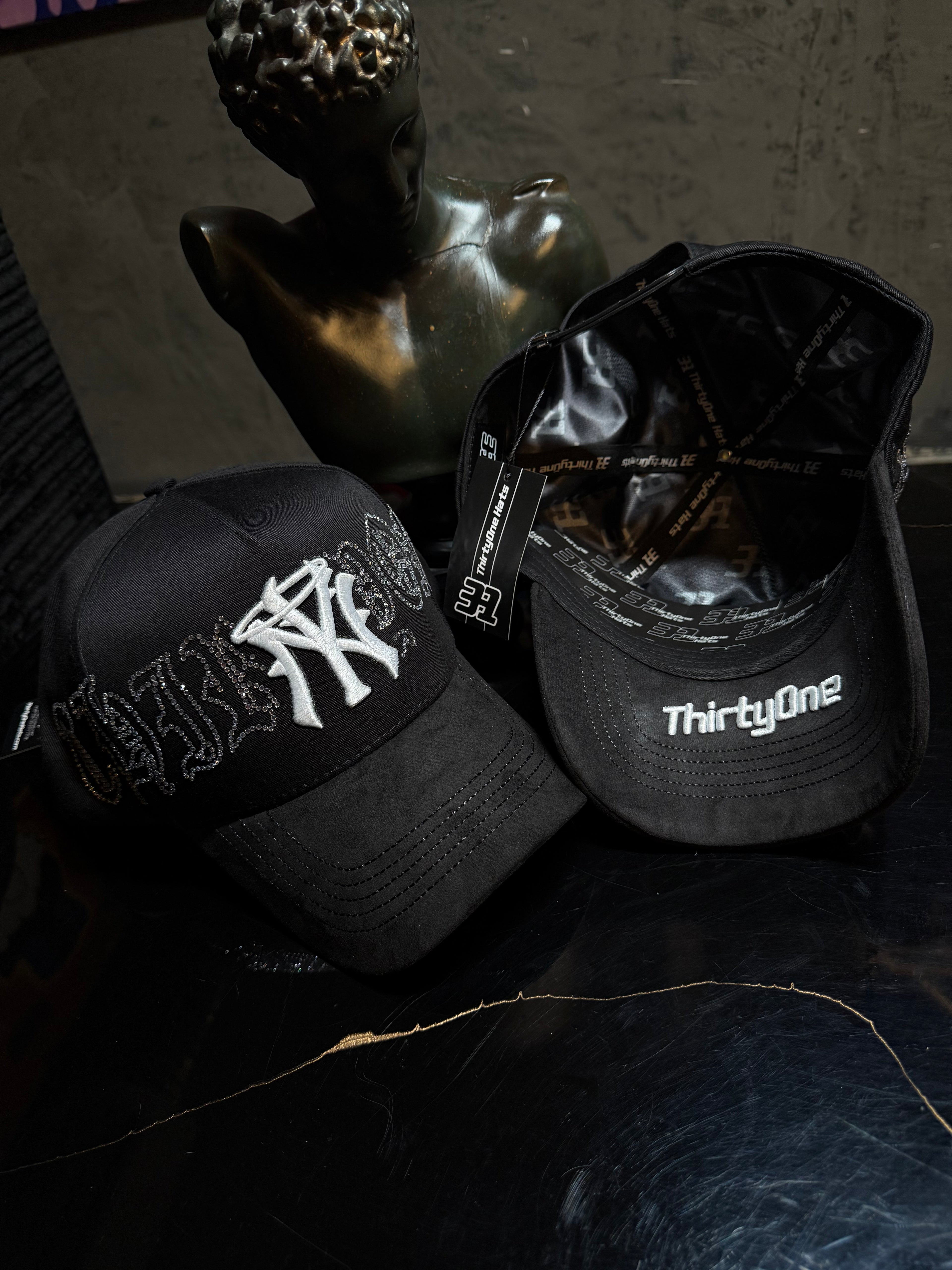 THIRTY ONE NY CRYSTALS II